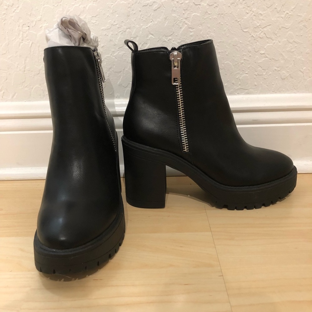 Steve Madden zip up ankle boots